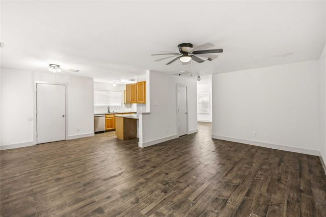 422 Laurel Pine Drive, Houston, TX 77339