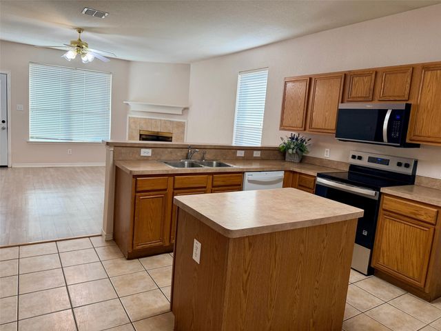 8655 Sumter Way, Fort Worth, TX 76244