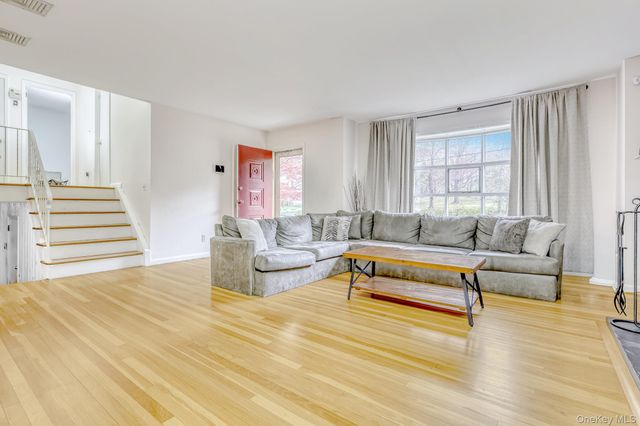 26 River Road, Suffern, NY 10901