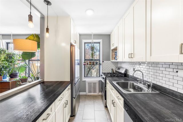 282 E 35th Street 4K, Brooklyn, NY 11203