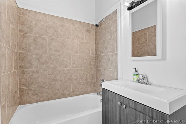 1804 E Spring Street, New Albany, IN 47150