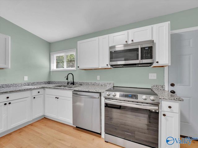 2912 Hillsboro Road, Huntsville, AL 35805