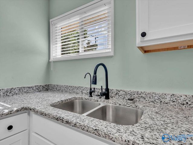 2912 Hillsboro Road, Huntsville, AL 35805