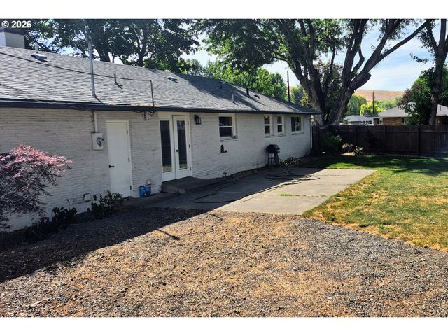 1504 Sw 41ST St, Pendleton, OR 97801