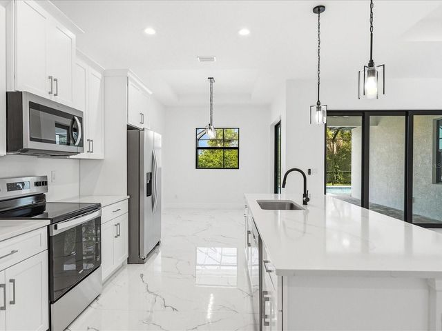 108 LOMAS RD, Rotonda West, FL 33947