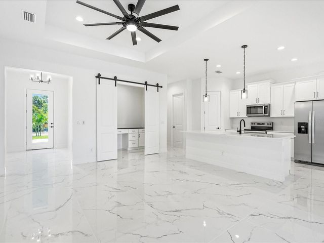 108 LOMAS RD, Rotonda West, FL 33947