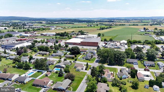 111 WATER ST, New Holland, PA 17557