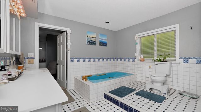 111 WATER ST, New Holland, PA 17557