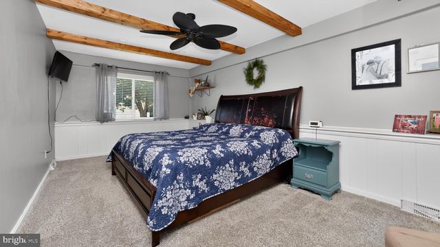 111 WATER ST, New Holland, PA 17557