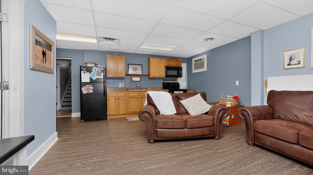 111 WATER ST, New Holland, PA 17557
