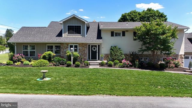 111 WATER ST, New Holland, PA 17557