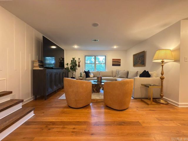 2730 Collins, Conway, AR 72034