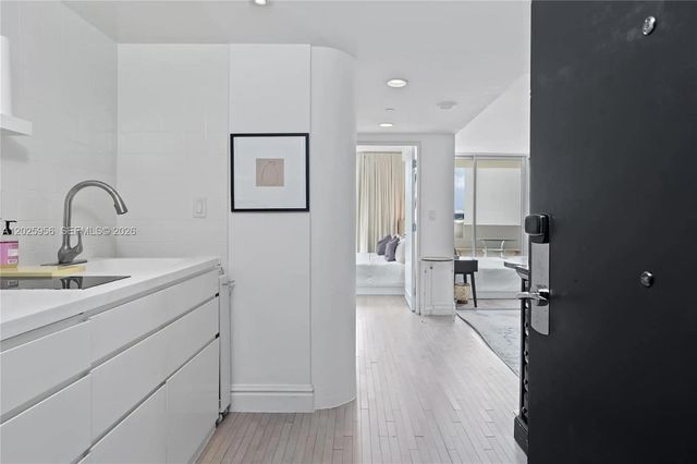 1100 West Ave 427, Miami Beach, FL 33139