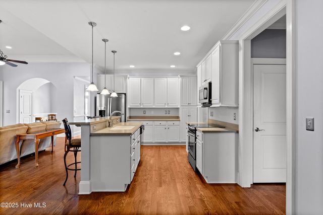 100 Lindy Court, Hampstead, NC 28443