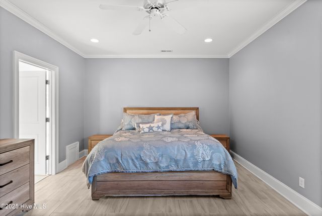 100 Lindy Court, Hampstead, NC 28443