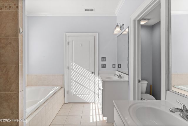 100 Lindy Court, Hampstead, NC 28443