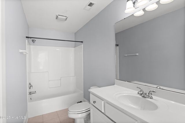 100 Lindy Court, Hampstead, NC 28443