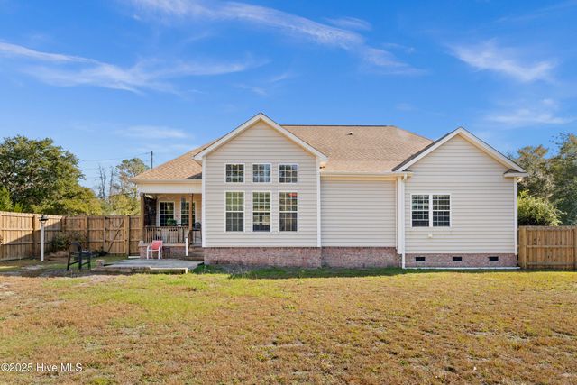 100 Lindy Court, Hampstead, NC 28443