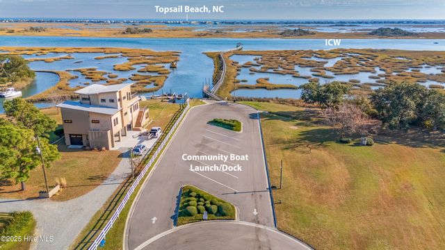 100 Lindy Court, Hampstead, NC 28443