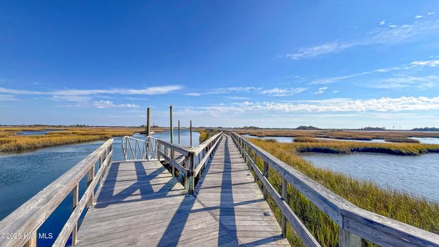 100 Lindy Court, Hampstead, NC 28443