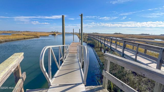 100 Lindy Court, Hampstead, NC 28443