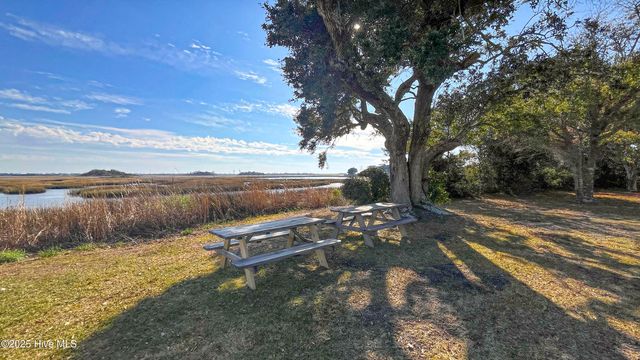 100 Lindy Court, Hampstead, NC 28443