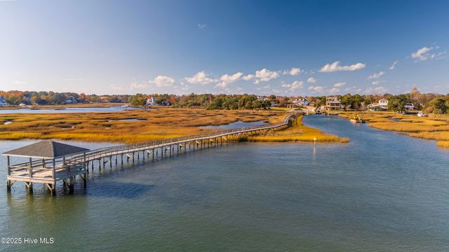 100 Lindy Court, Hampstead, NC 28443