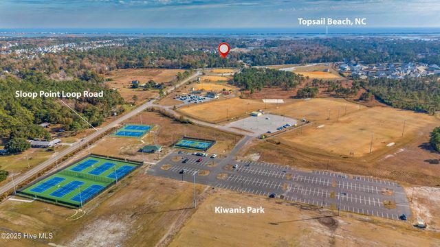 100 Lindy Court, Hampstead, NC 28443