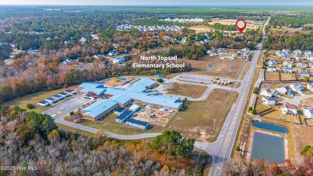 100 Lindy Court, Hampstead, NC 28443