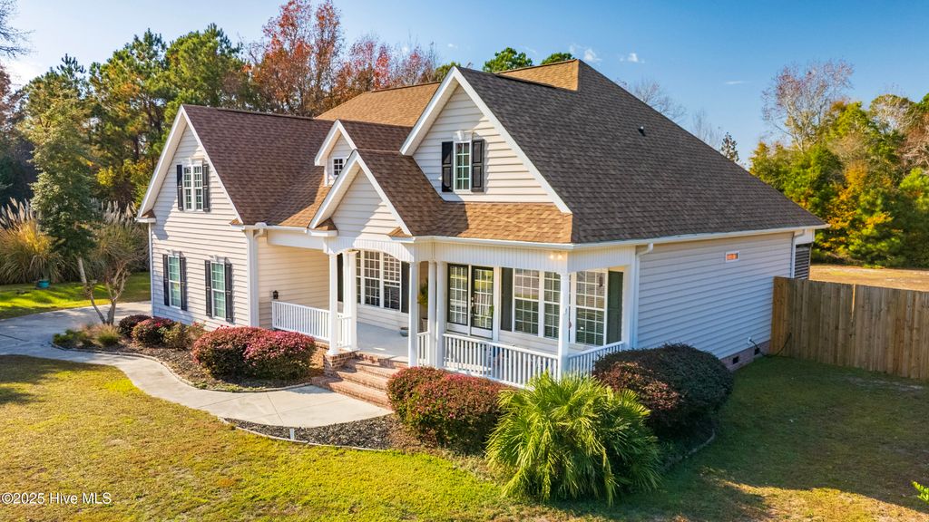 100 Lindy Court, Hampstead, NC 28443
