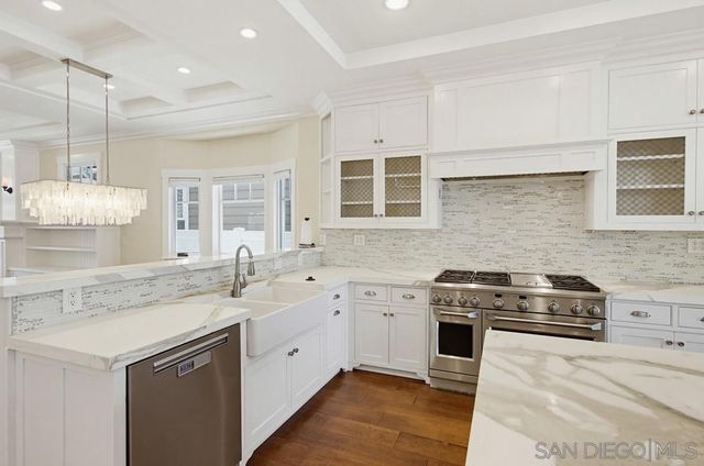 464 C, Coronado, CA 92118