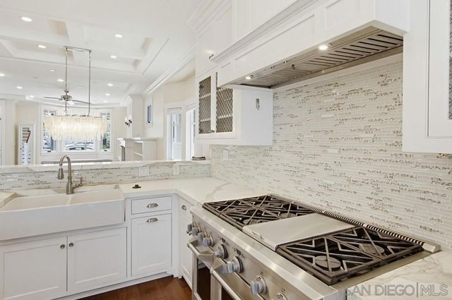 464 C, Coronado, CA 92118
