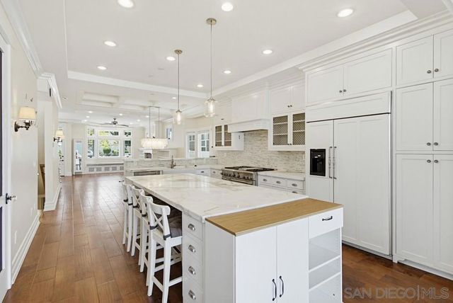 464 C, Coronado, CA 92118