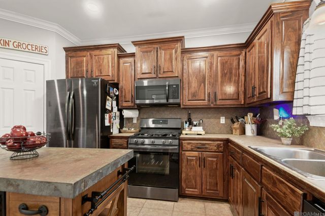 10154 Angela Dr, Denham Springs, LA 70706