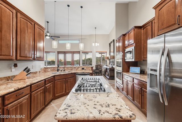 10873 N Pusch Ridge View Place, Tucson, AZ 85737