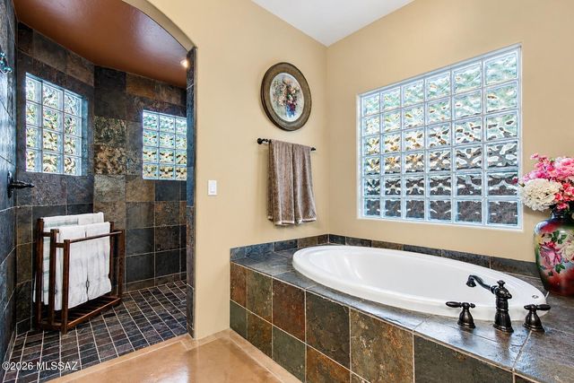 10873 N Pusch Ridge View Place, Tucson, AZ 85737