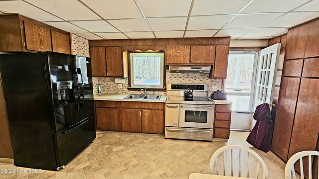 12 Anderson Drive, Howell, NJ 07731