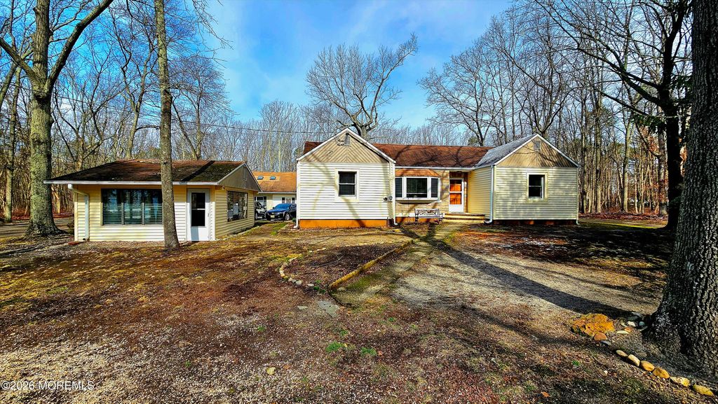 12 Anderson Drive, Howell, NJ 07731