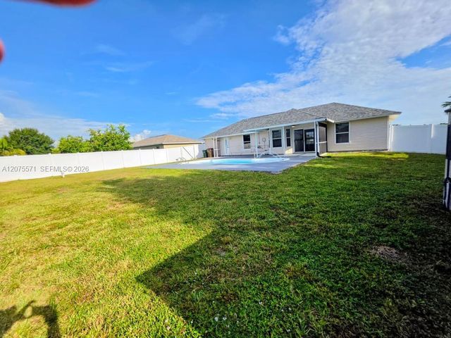 626 SW 25th Terrace, Cape Coral, FL 33914