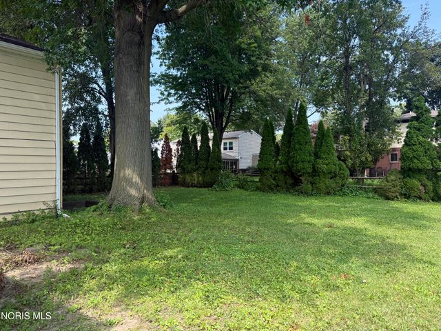 1687 Park Forest Drive, Toledo, OH 43614