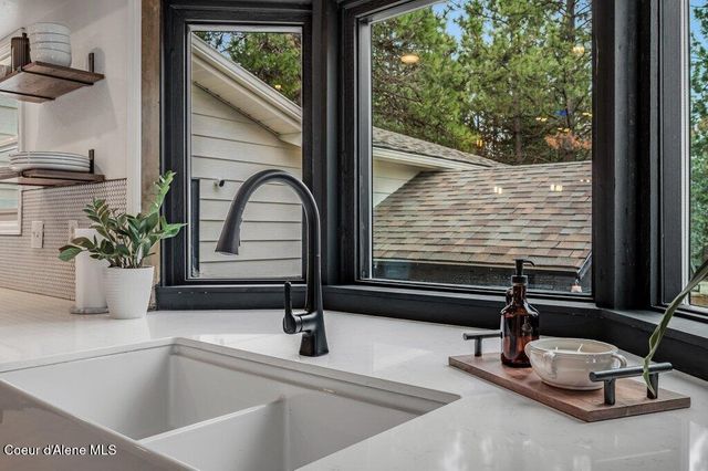 6051 E Kingswood LN, Coeur D'alene, ID 83814