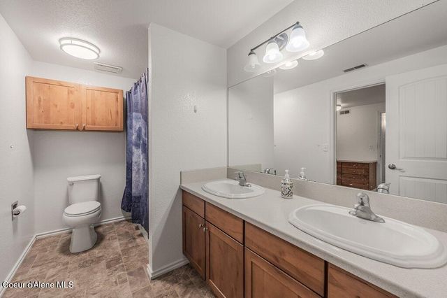 6051 E Kingswood LN, Coeur D'alene, ID 83814