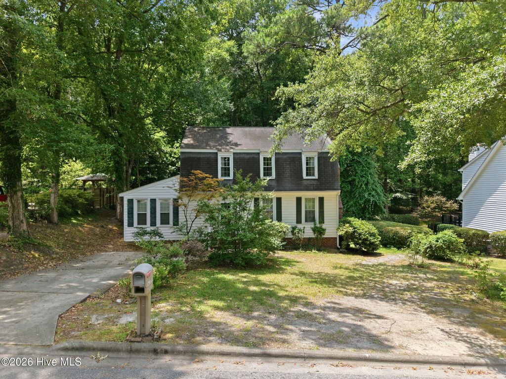 1608 Canterbury Road, Greenville, NC 27858