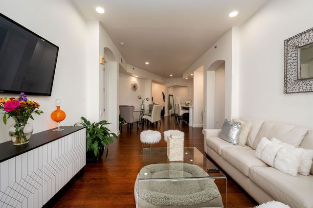 717 S Riverside Dr Apt 903, Memphis, TN 38103