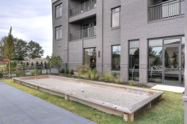 717 S Riverside Dr Apt 903, Memphis, TN 38103