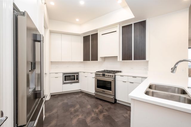 717 S Riverside Dr Apt 903, Memphis, TN 38103