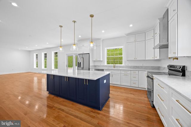 16088 DEER PARK DR, Dumfries, VA 22025