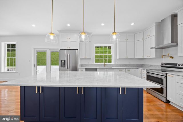 16088 DEER PARK DR, Dumfries, VA 22025