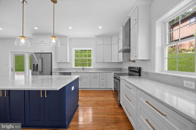16088 DEER PARK DR, Dumfries, VA 22025