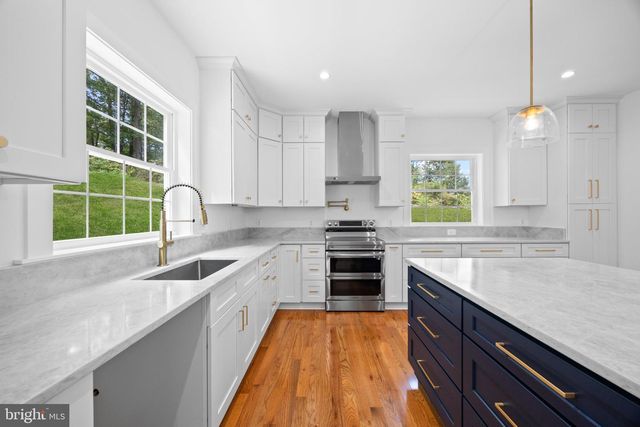 16088 DEER PARK DR, Dumfries, VA 22025